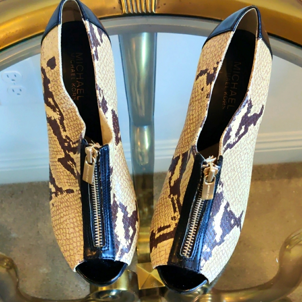 Women's 8 Michael Kors